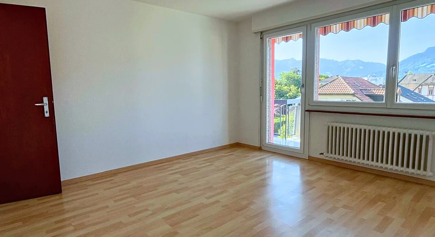 Appartement spacieux avec vue montagne - Photo 9 sur 11