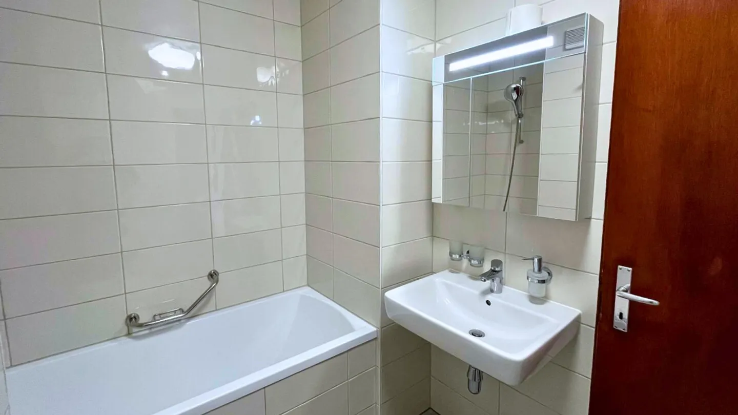 Appartement spacieux avec vue montagne - Photo 10 sur 11