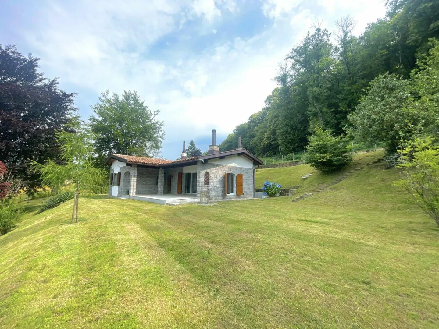 Capriasca, Lopagno: Casa nel verde con prato e bosco - Foto 11 di 14