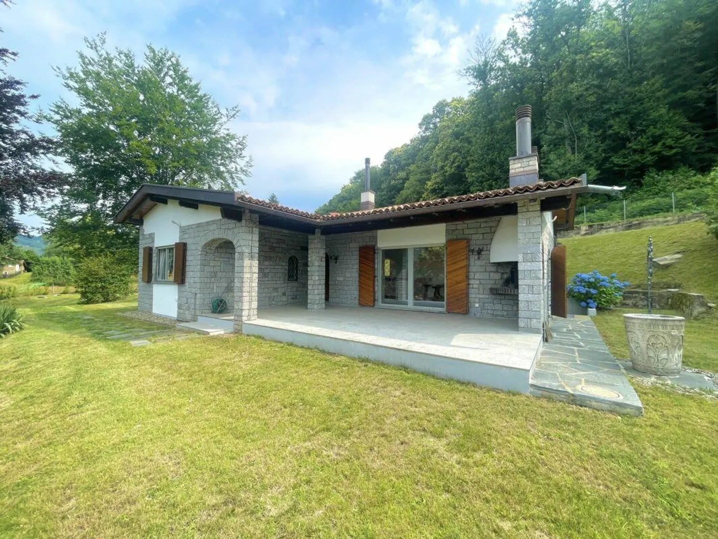 Capriasca, Lopagno: Casa nel verde con prato e bosco - Foto 13 di 14