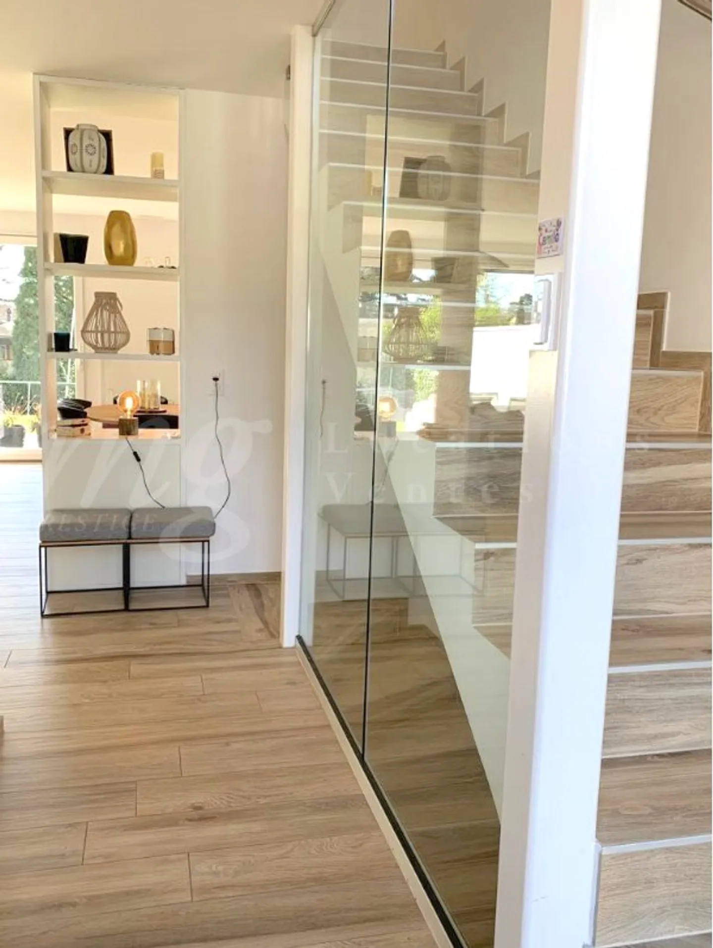 Bella casa moderna con 6 stanze e giardino a sud - Foto 5 di 16