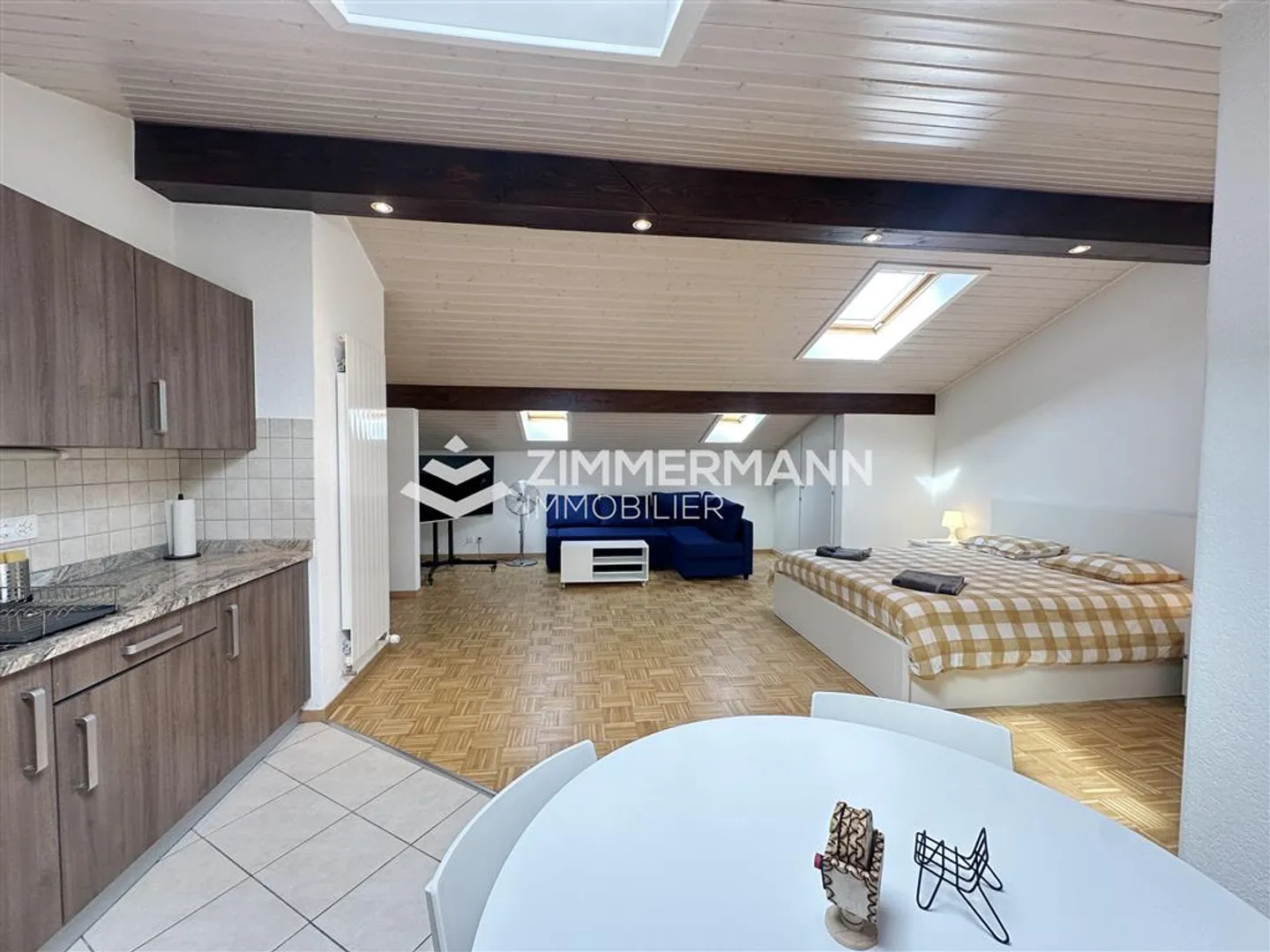 Studio,1,35 - Photo 2 of 9