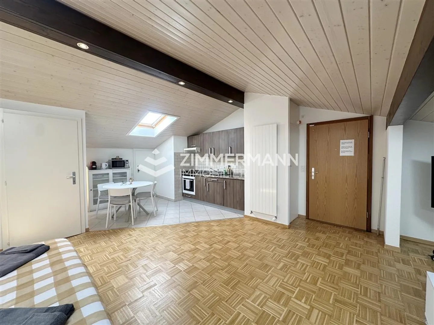 Studio,1,35 - Photo 3 of 9