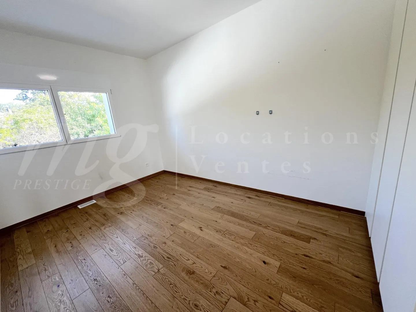 Bella casa moderna con 6 stanze e giardino a sud - Foto 10 di 16