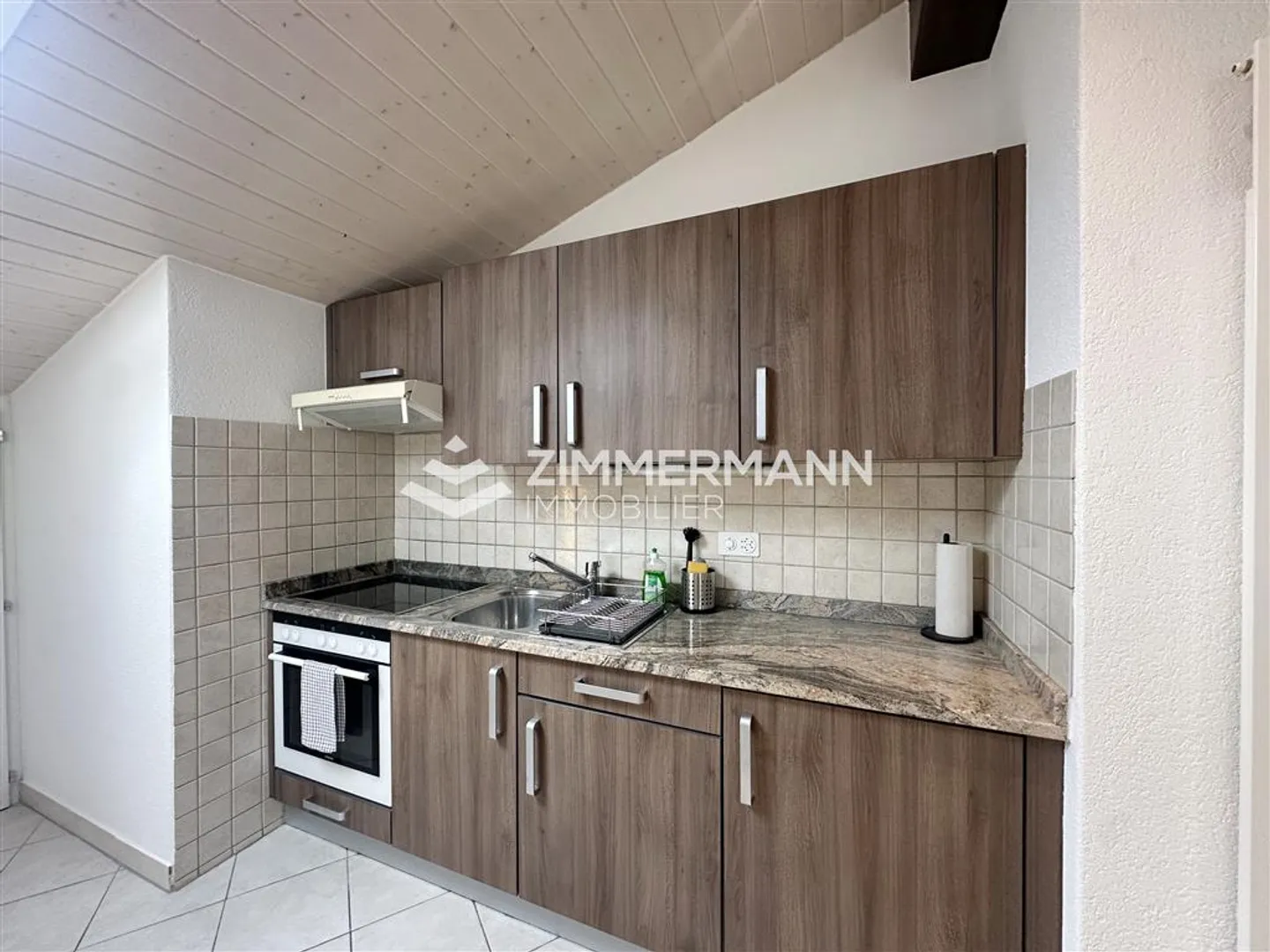 Studio,1,35 - Photo 4 of 9