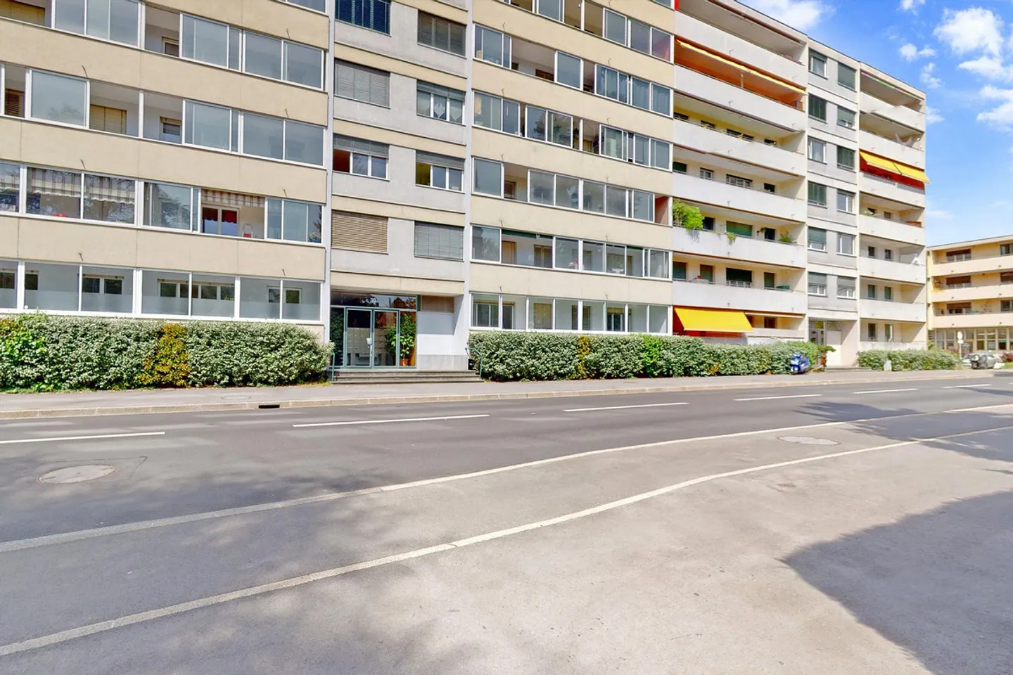 Eine schöne Wohnung in einem Wohngebiet - Foto 1 von 4