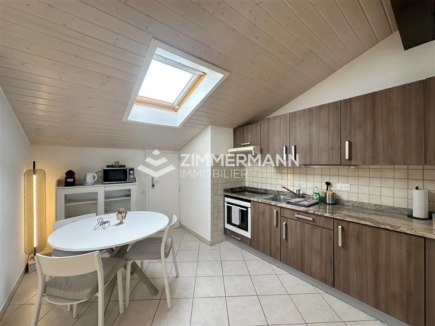 Studio,1,35 - Photo 7 of 9