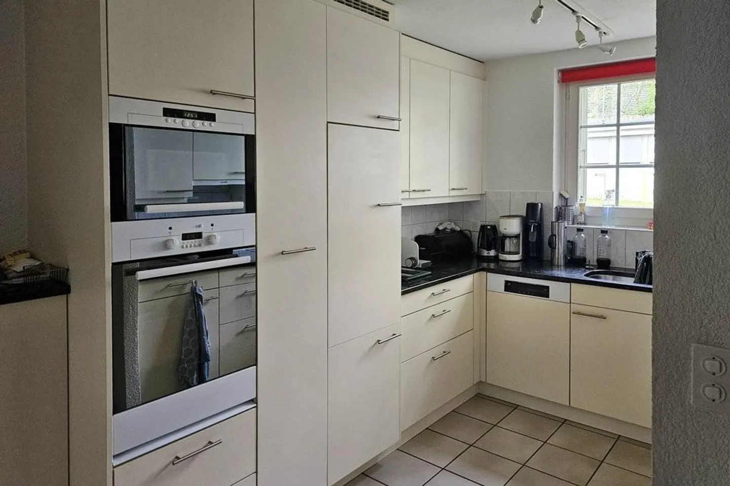 Appartement familial spacieux sur deux étages ! - Photo 4 sur 9