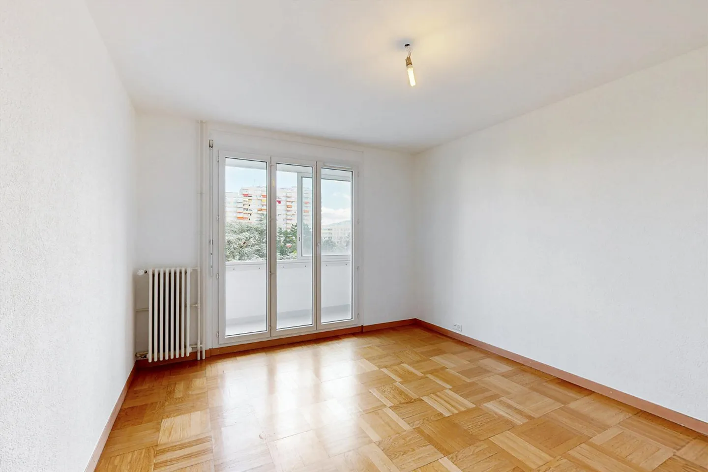 Eine schöne Wohnung in einem Wohngebiet - Foto 3 von 4