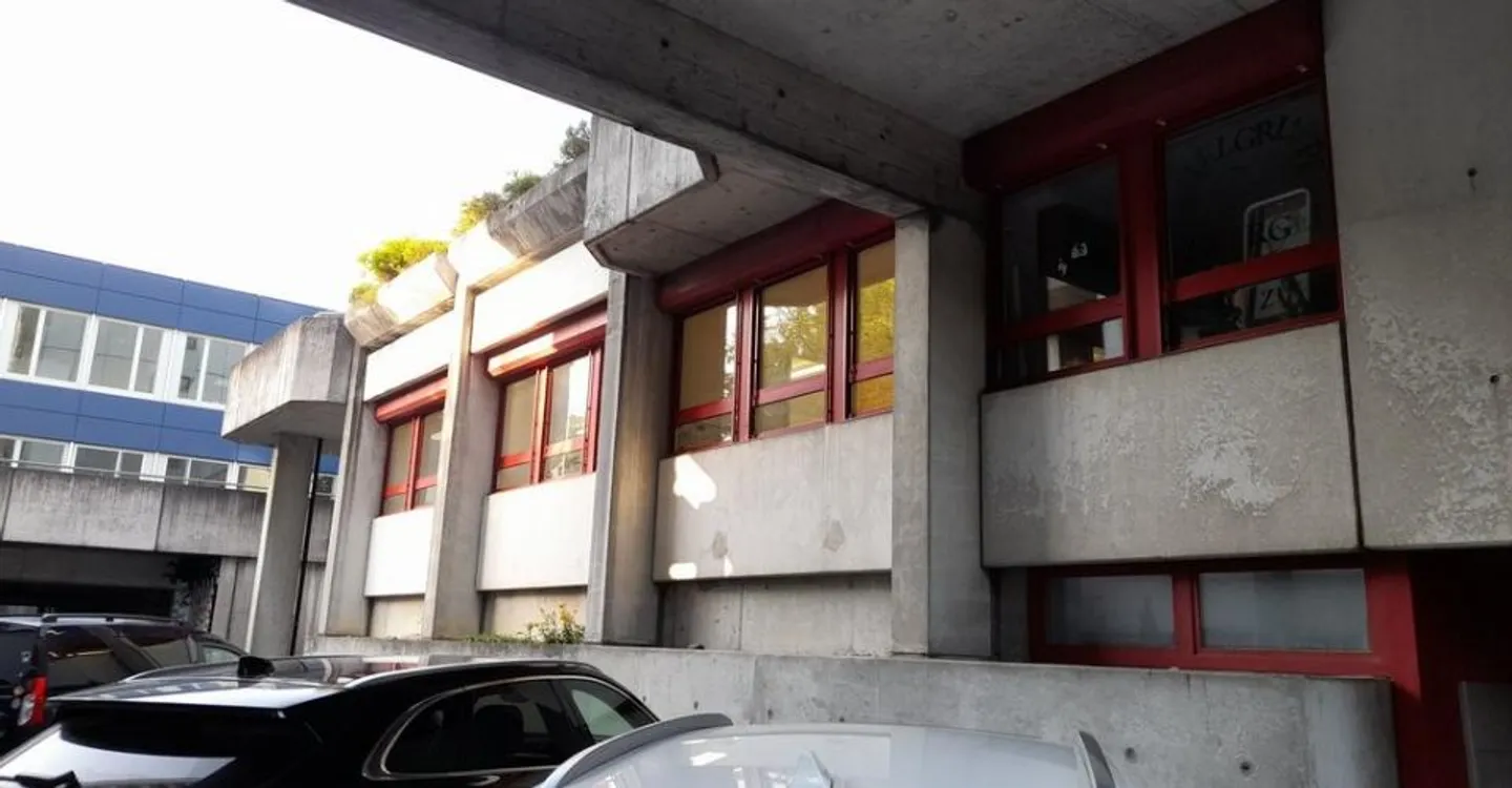 Spazio commerciale attraente con potenziale versatile a Liebrüti - Foto 2 di 8
