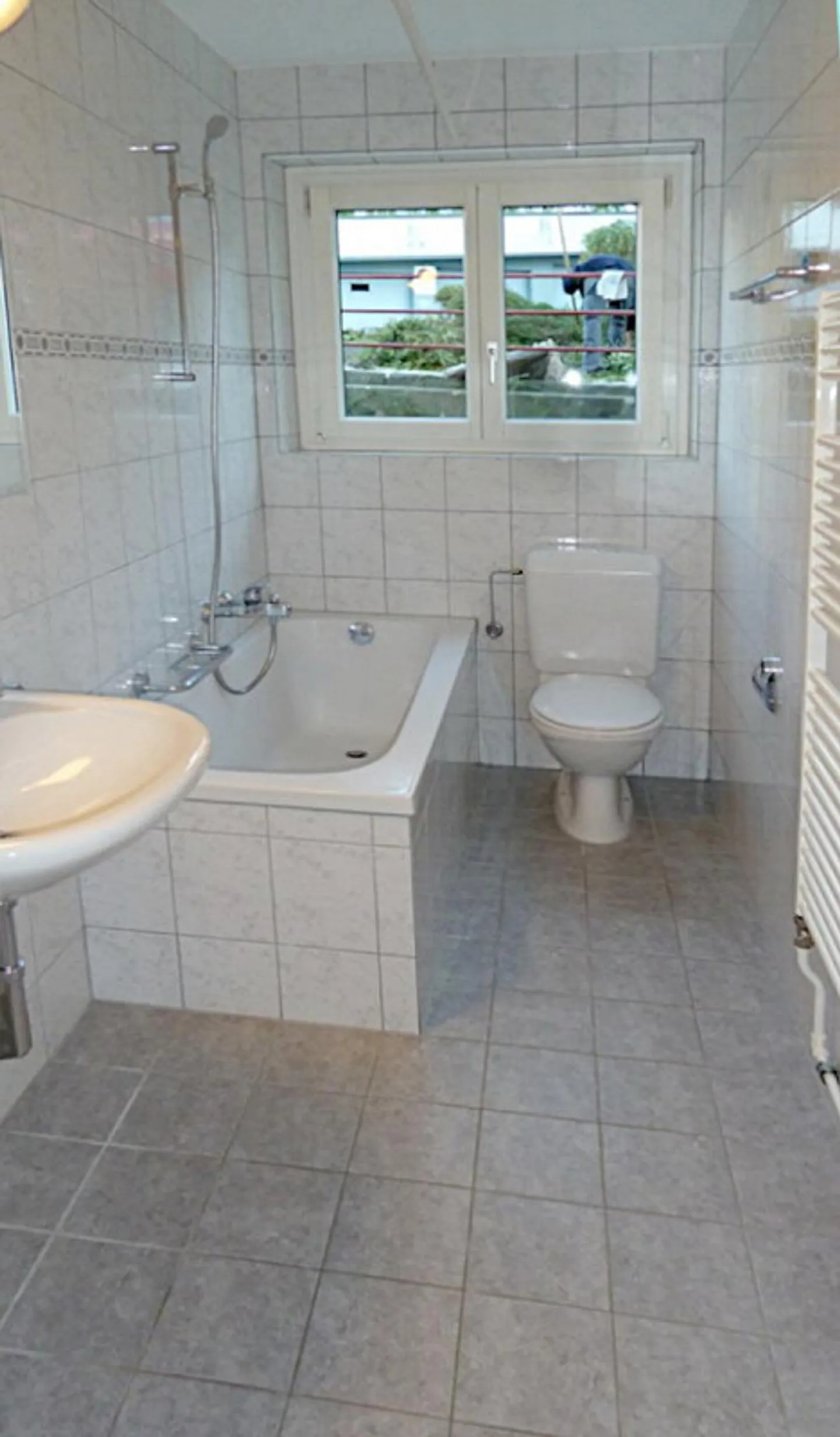 Living near the city - Photo 5 of 5