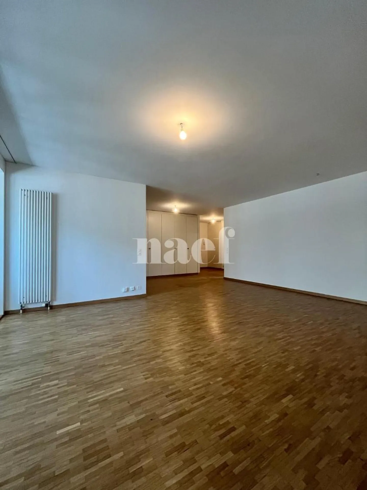 Zwei Minuten vom Bahnhof und der Innenstadt entfernt. - Foto 4 von 10