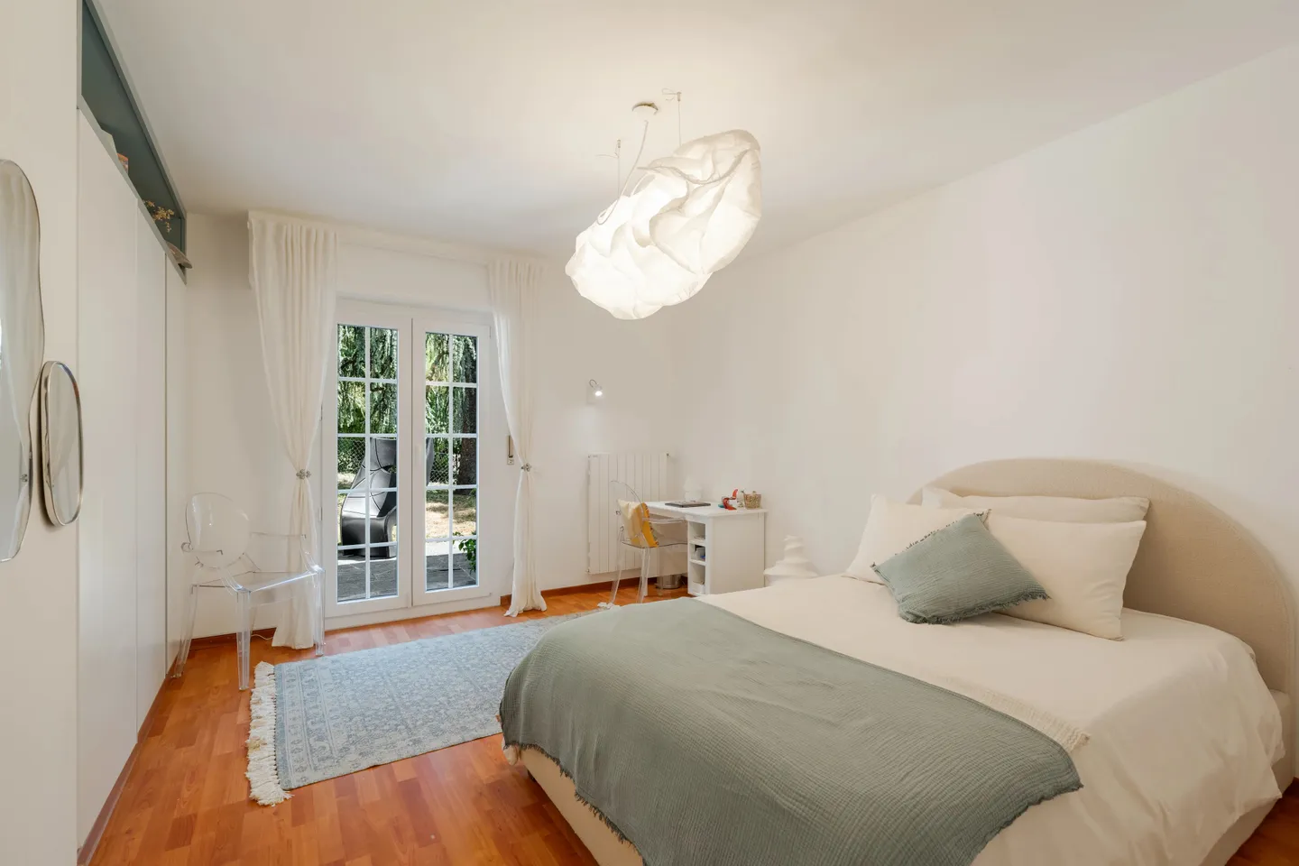 Charming Villa with Lake Views - Photo 11 of 14
