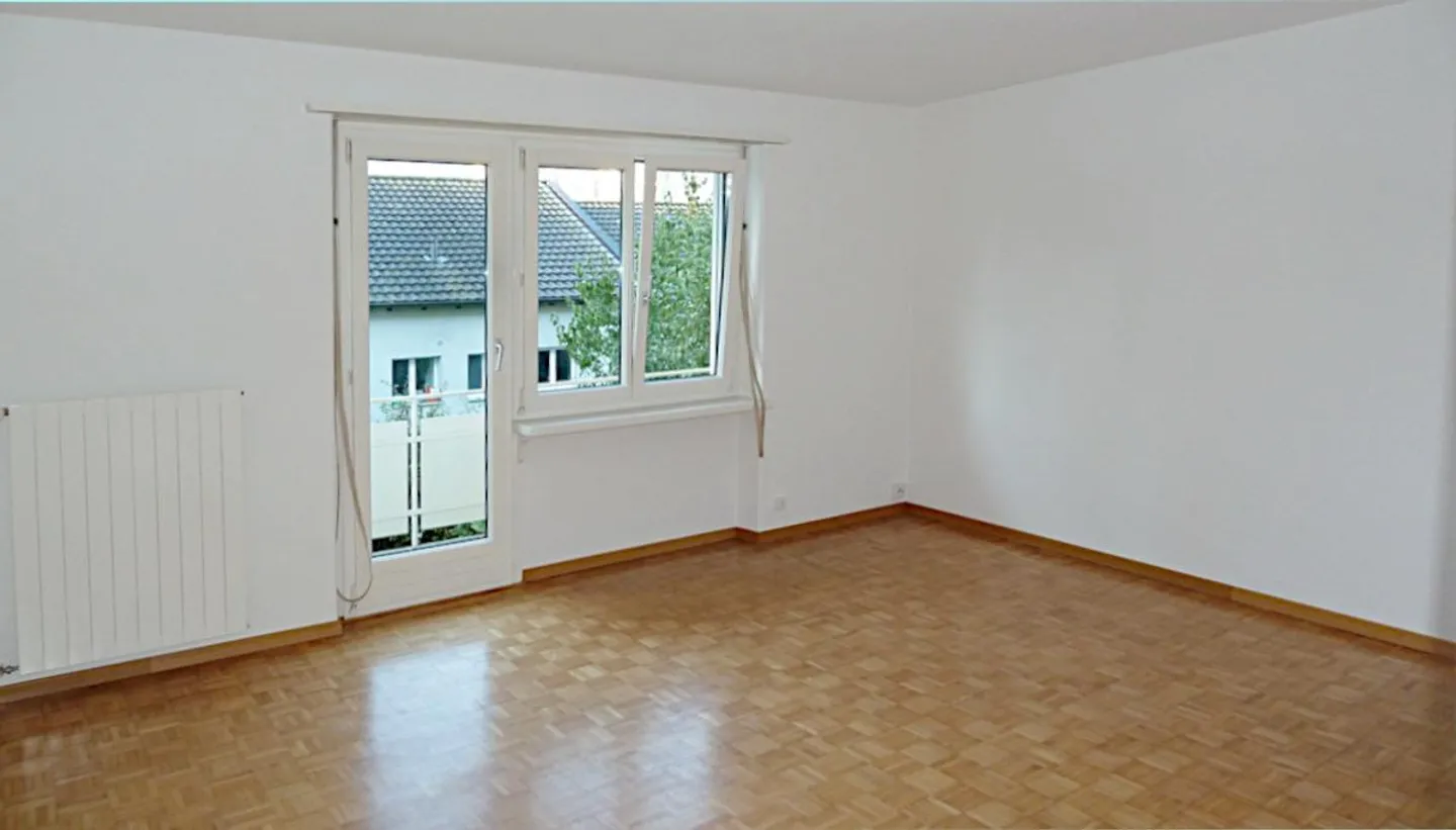 Living near the city - Photo 2 of 5