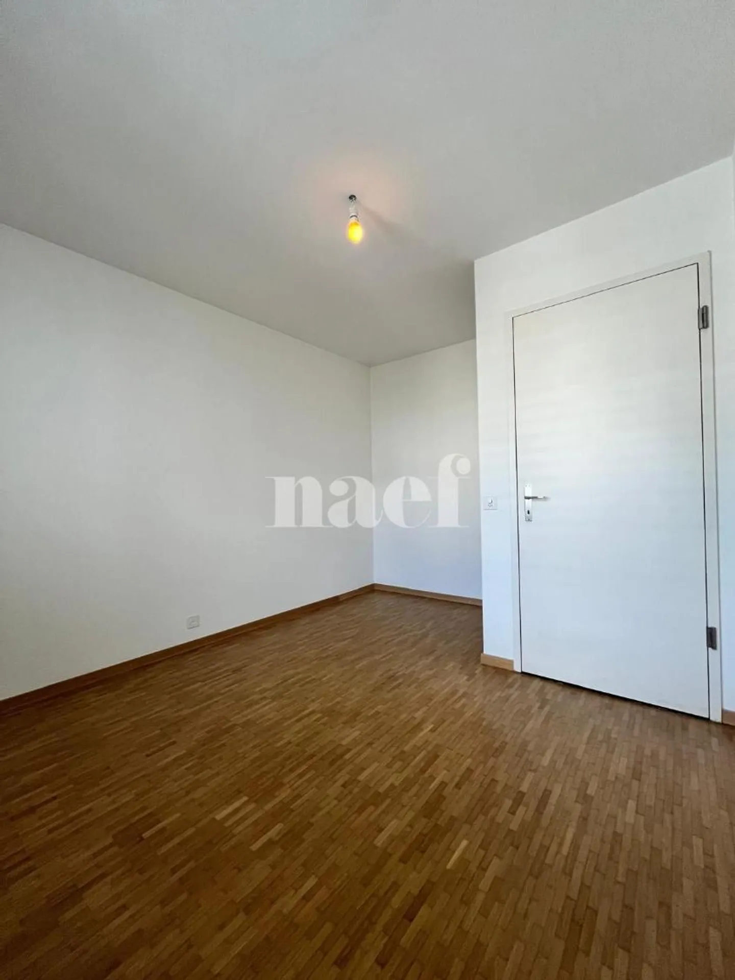 Zwei Minuten vom Bahnhof und der Innenstadt entfernt. - Foto 7 von 10