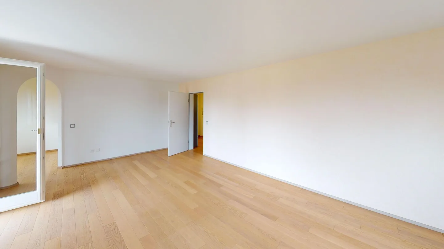 Stilvolle 4.5 Zimmer-Wohnung - sofort einzugsbereit - Foto 3 von 18