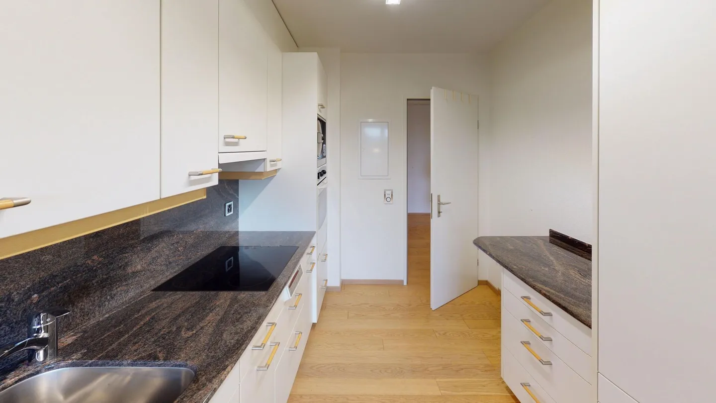 Stilvolle 4.5 Zimmer-Wohnung - sofort einzugsbereit - Foto 6 von 18