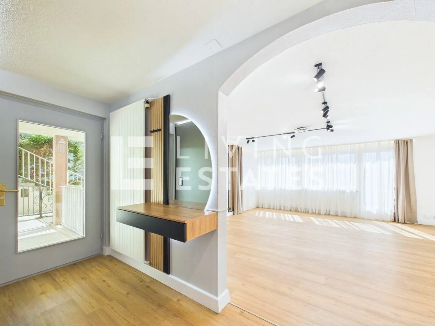 TERRACE HOUSE WITH PANORAMIC VIEW AND INDIVIDUAL LIGHT CONCEPT - Photo 7 of 27
