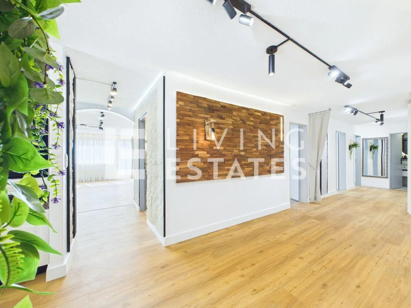 TERRACE HOUSE WITH PANORAMIC VIEW AND INDIVIDUAL LIGHT CONCEPT - Photo 10 of 27