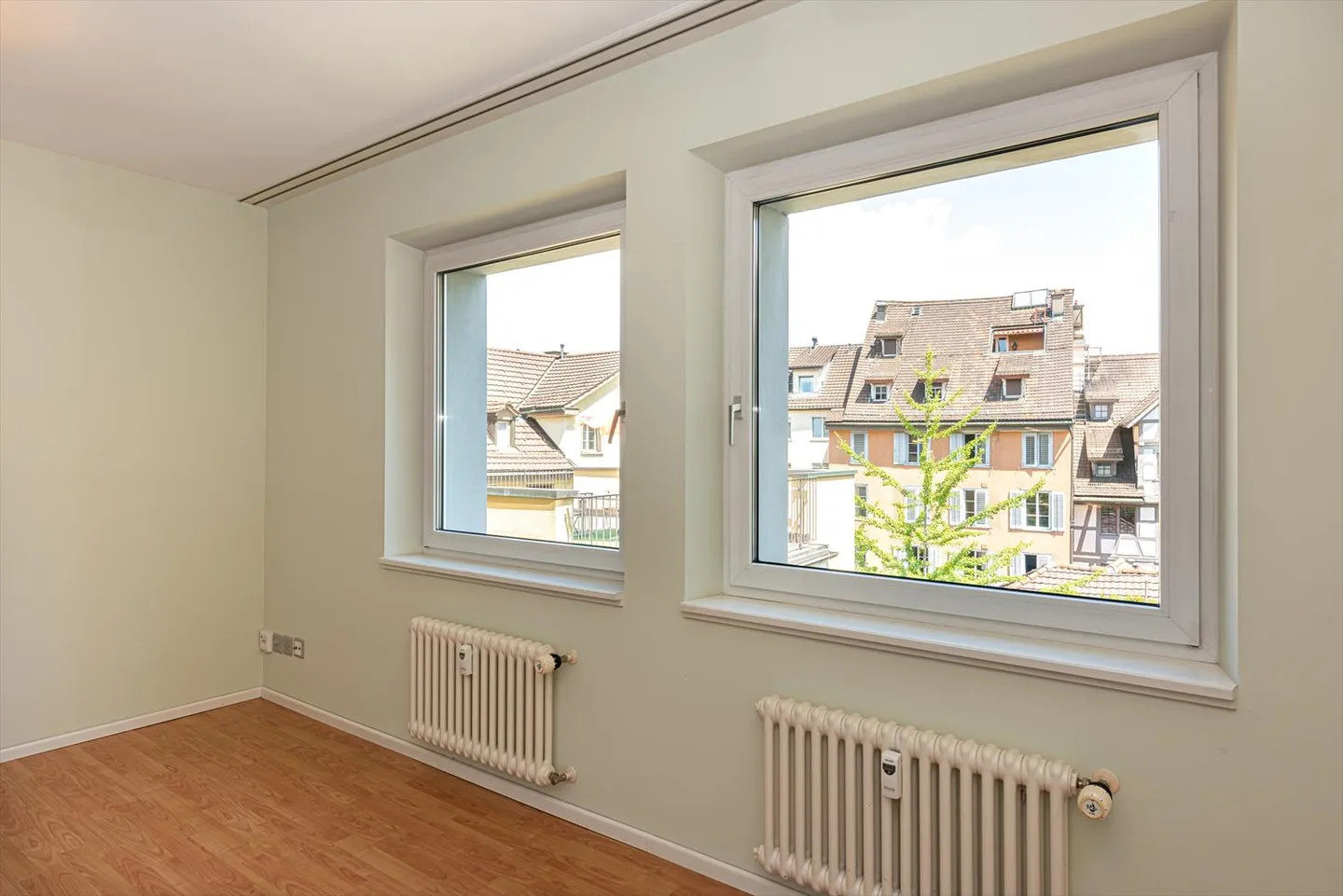 Petit mais agréable - superbe emplacement en ville ! - Photo 3 sur 4