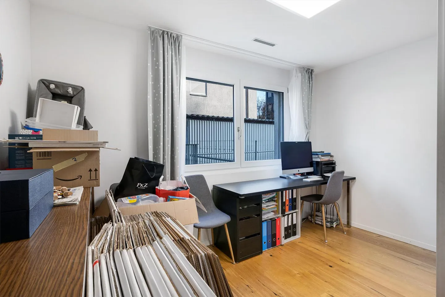 Appartement moderne de 4,5 pièces au centre-ville avec terrasse et jardin - Photo 8 sur 13