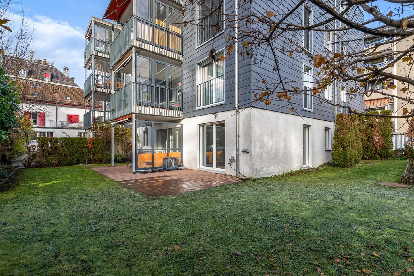 Appartement moderne de 4,5 pièces au centre-ville avec terrasse et jardin - Photo 12 sur 13