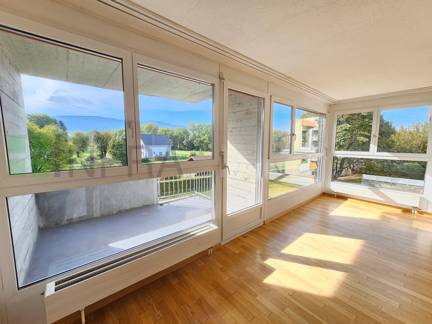 Bright 3-room apartment - 61 m2 with balcony - Photo 2 of 12