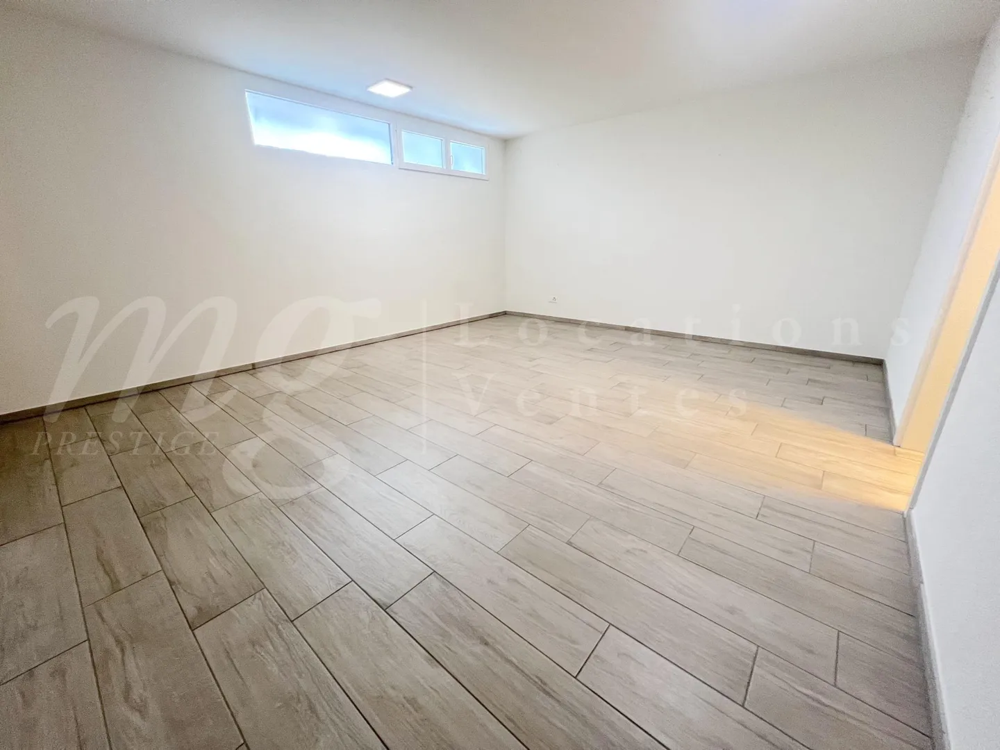 Bella casa moderna con 6 stanze e giardino a sud - Foto 16 di 16