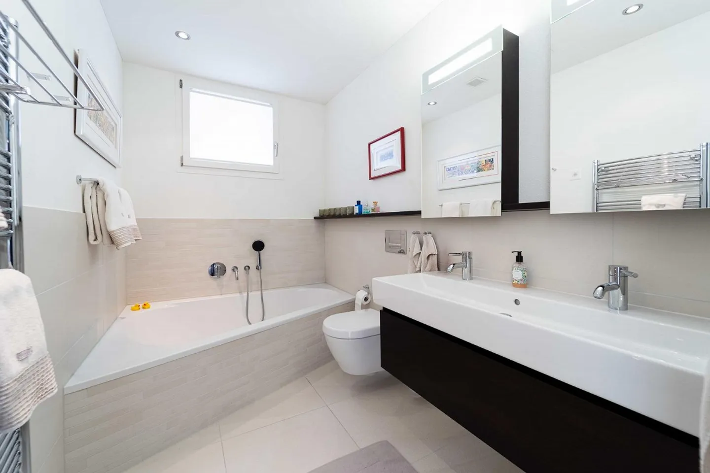 Exclusive Living Atmosphere in Unterägeri - Photo 3 of 4