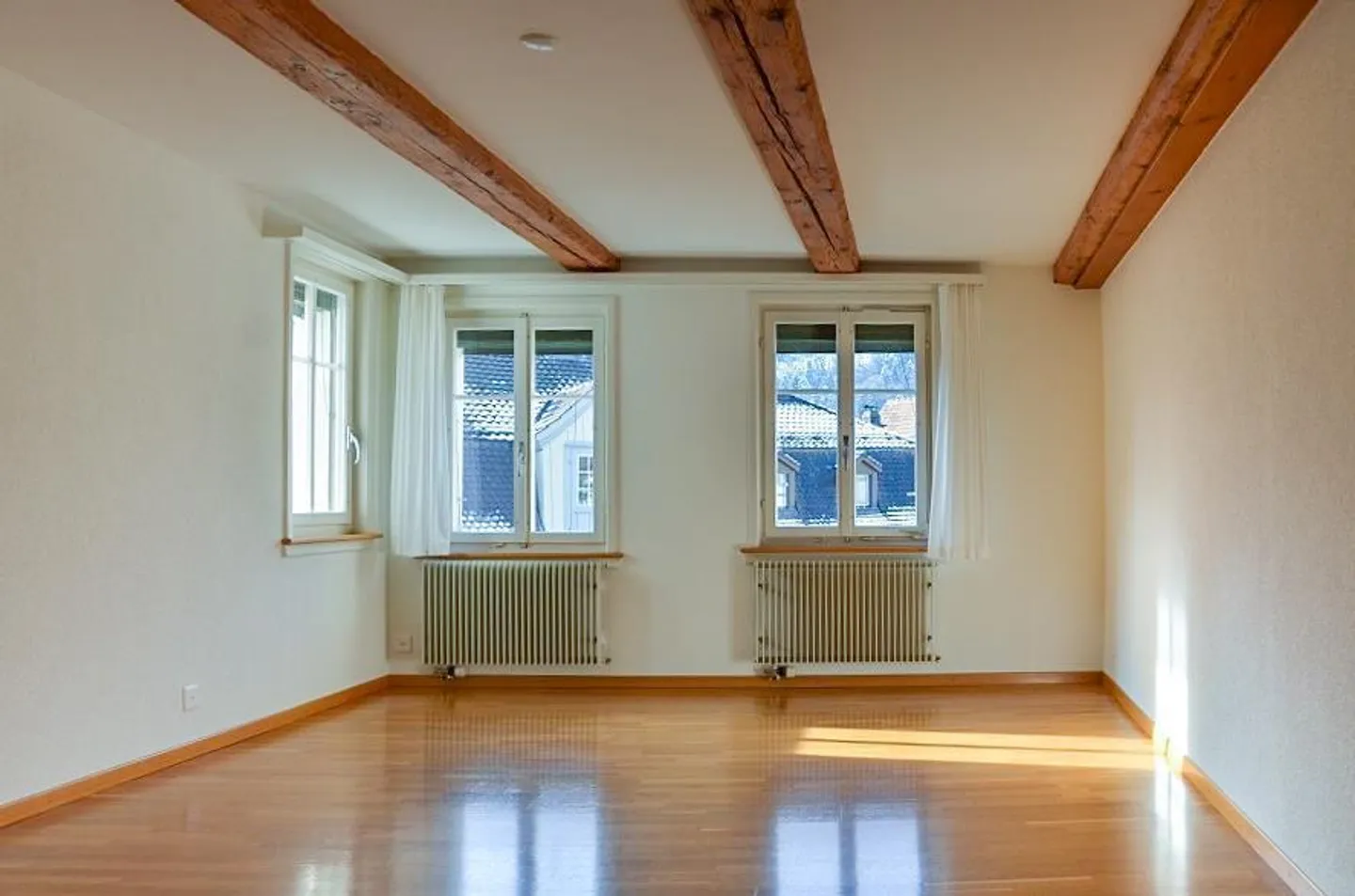 Spacious Old Town Apartment with Balcony - Photo 5 of 7