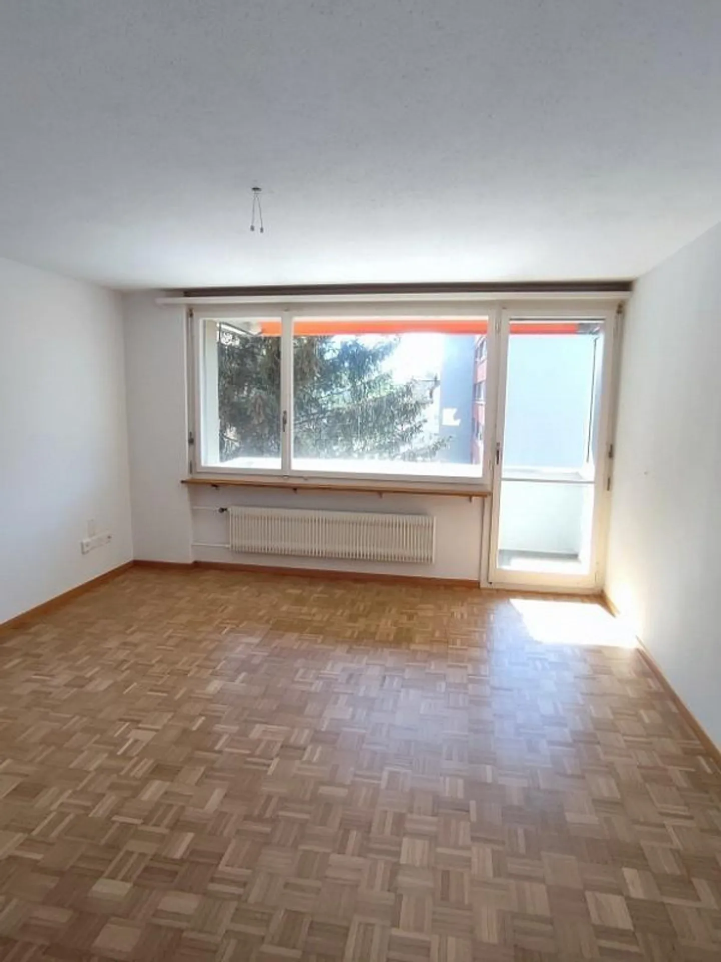 Geräumige Wohnung mit Grünblick - Foto 1 von 9