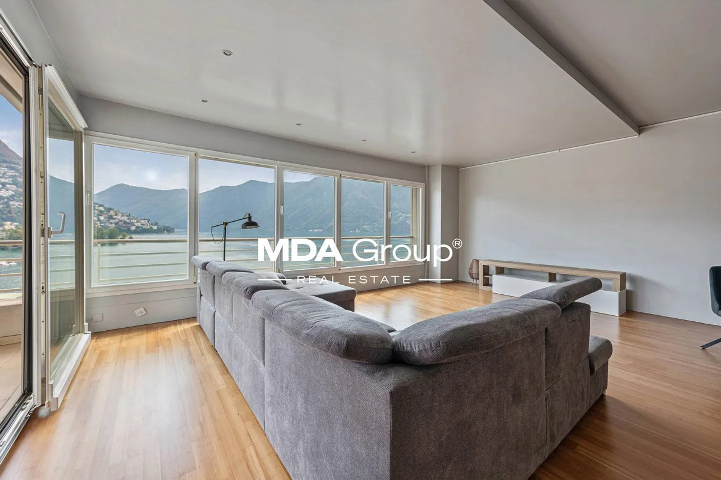 Appartamento - Vista Lago Unica a Lugano - Foto 1 di 13