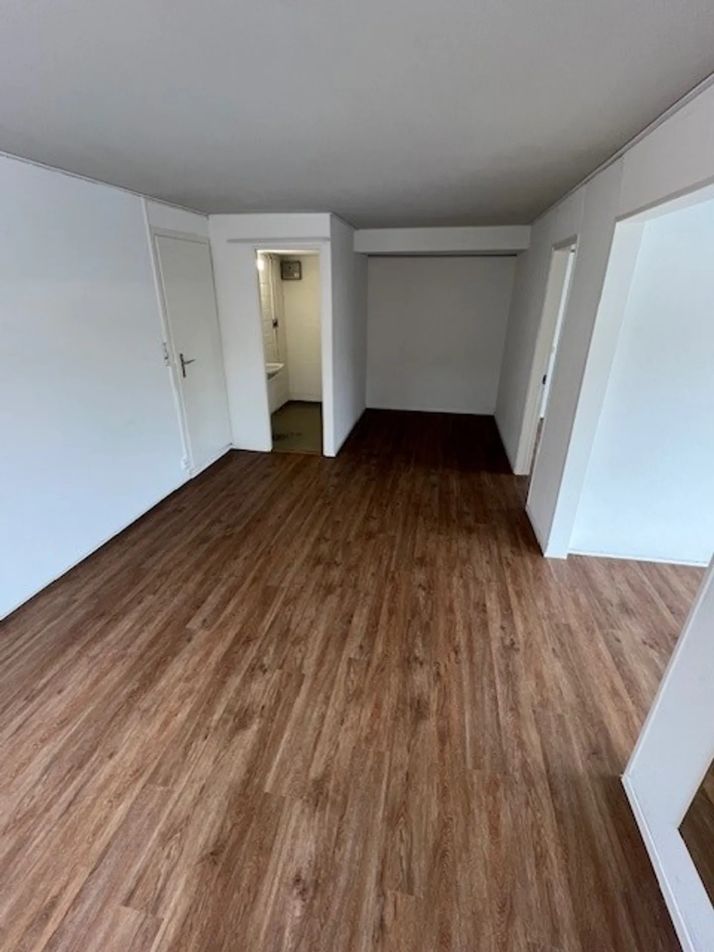 Bright office / practice or studio premises in a quiet environment - Photo 2 of 7