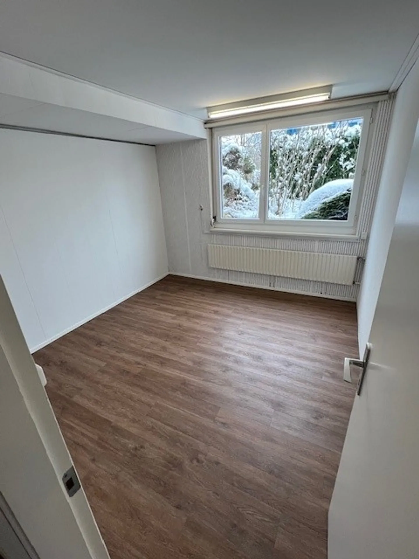 Bright office / practice or studio premises in a quiet environment - Photo 3 of 7