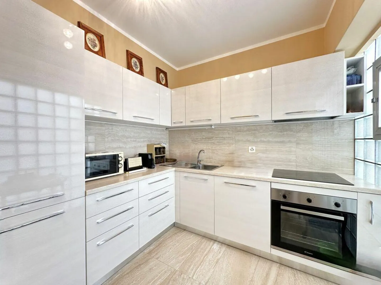 Fabelhafte Penthouse mit Seeblick in Muralto - Foto 9 von 18