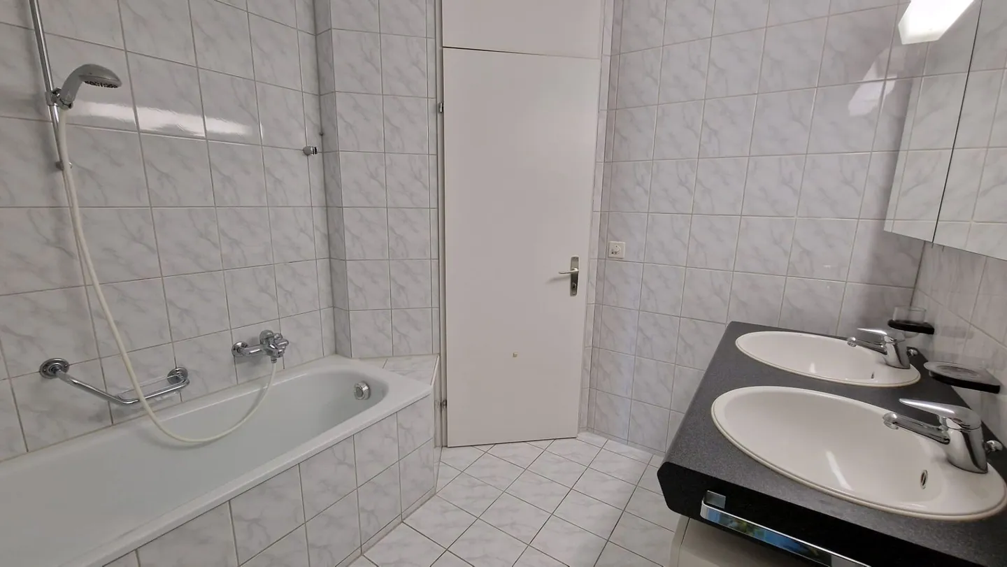 Quiet, bright and spacious - Photo 11 of 19