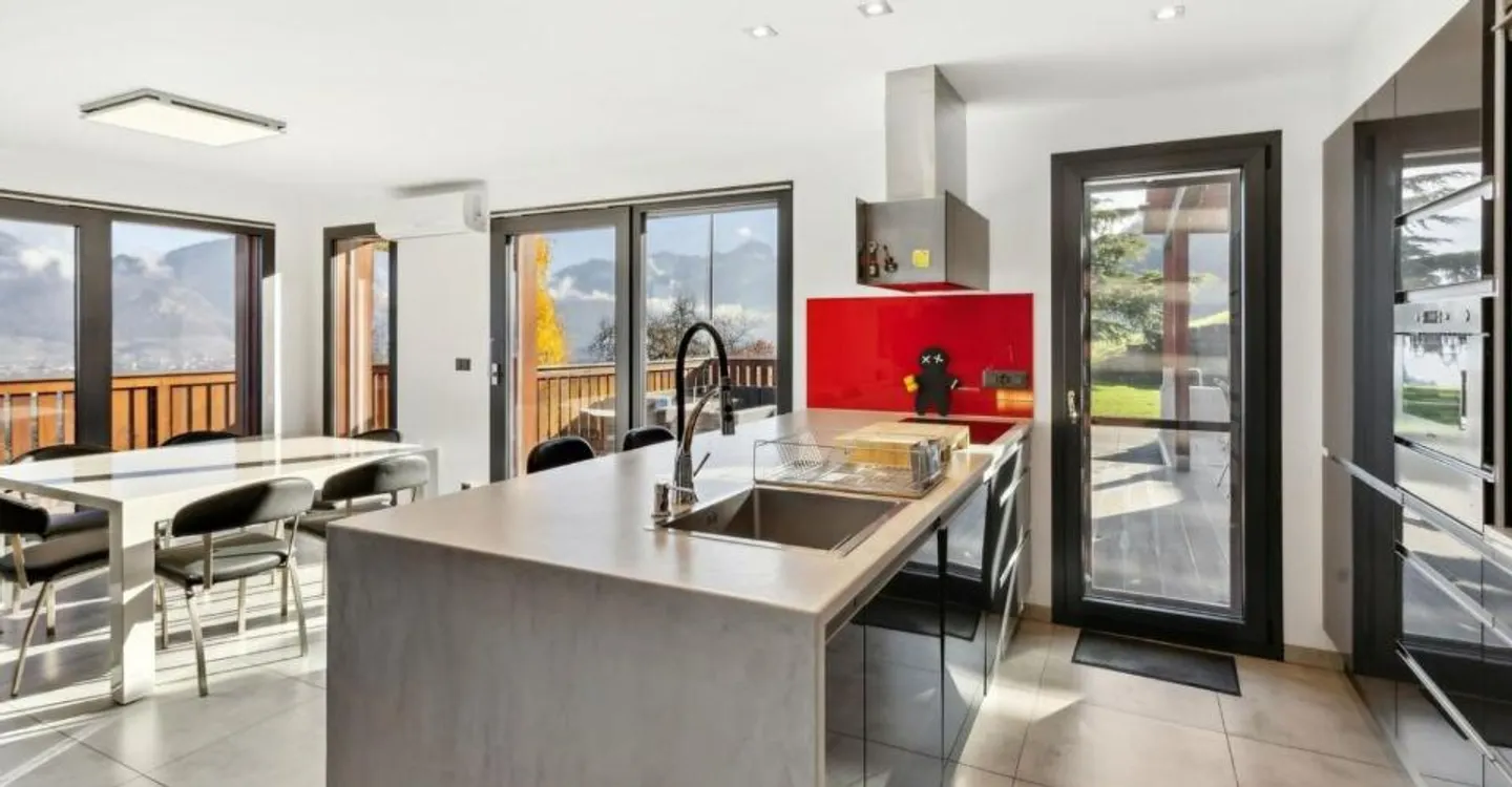 Chalet moderne avec vue imprenable - Photo 4 sur 13
