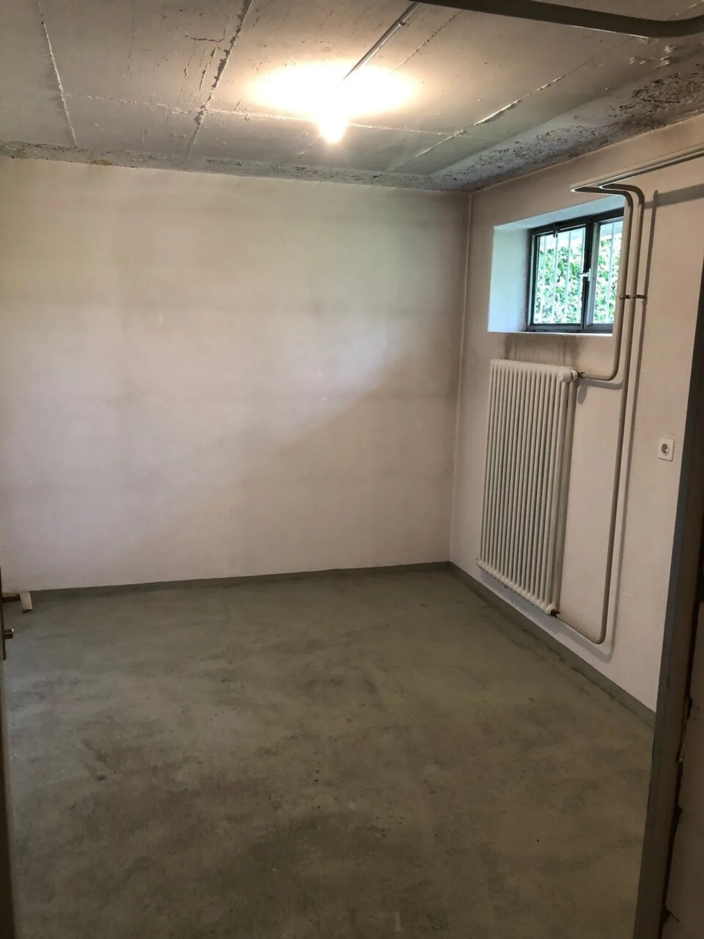 FOR RENT: Hobby Room in Meggen - Photo 2 of 2