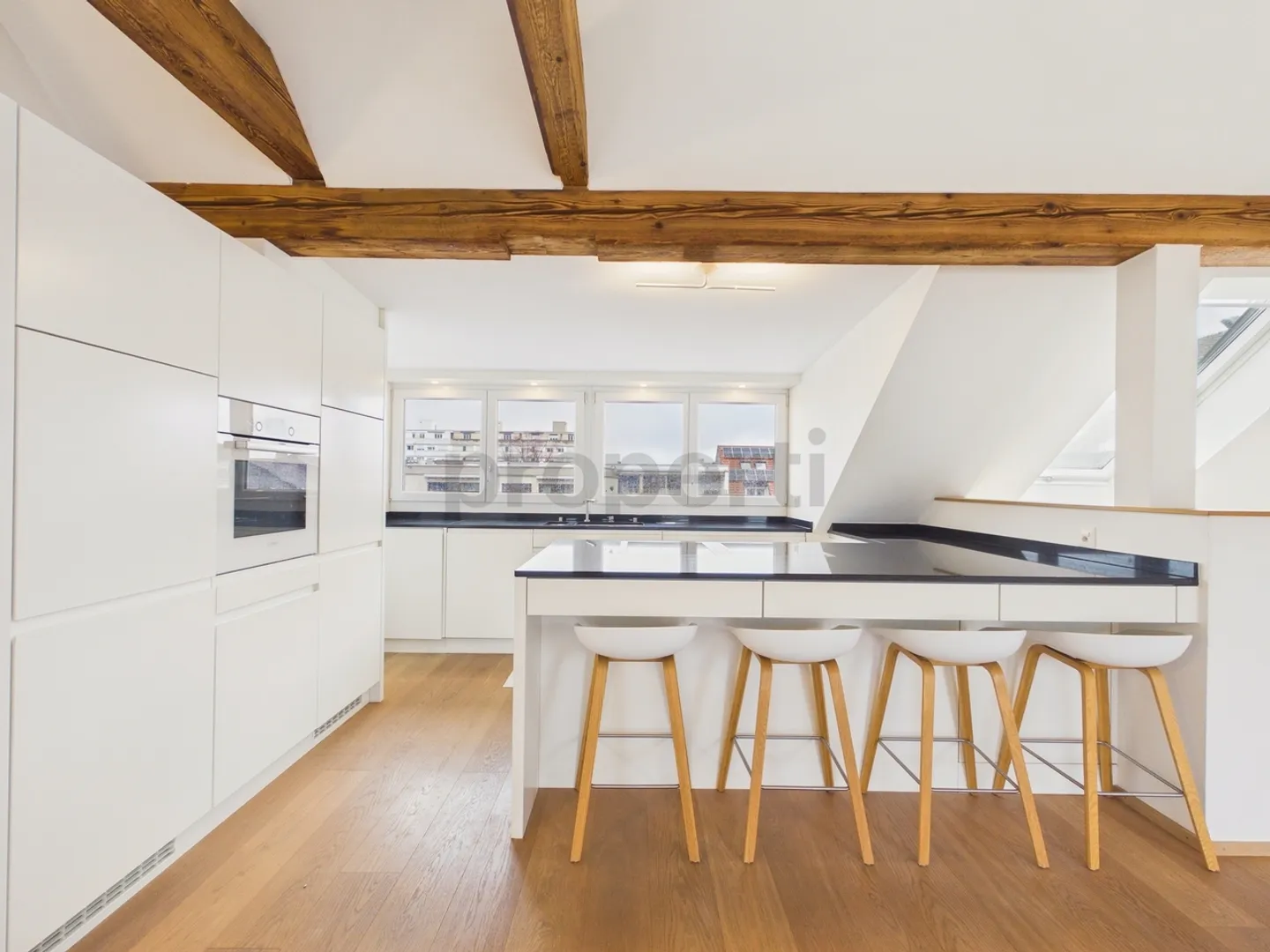Exklusive 6.5-Zimmer-Attikawohnung mit sonnigem Balkon in Basel - Photo 1 of 12