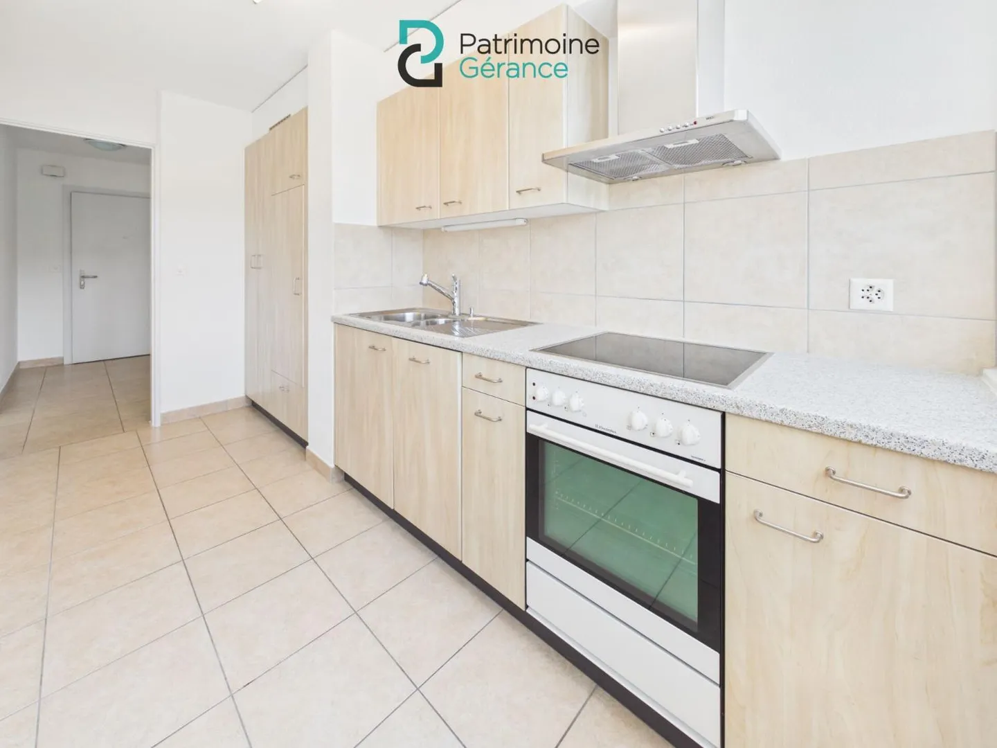 Renovated! 3-room apartment on the 7th floor - Photo 3 of 12