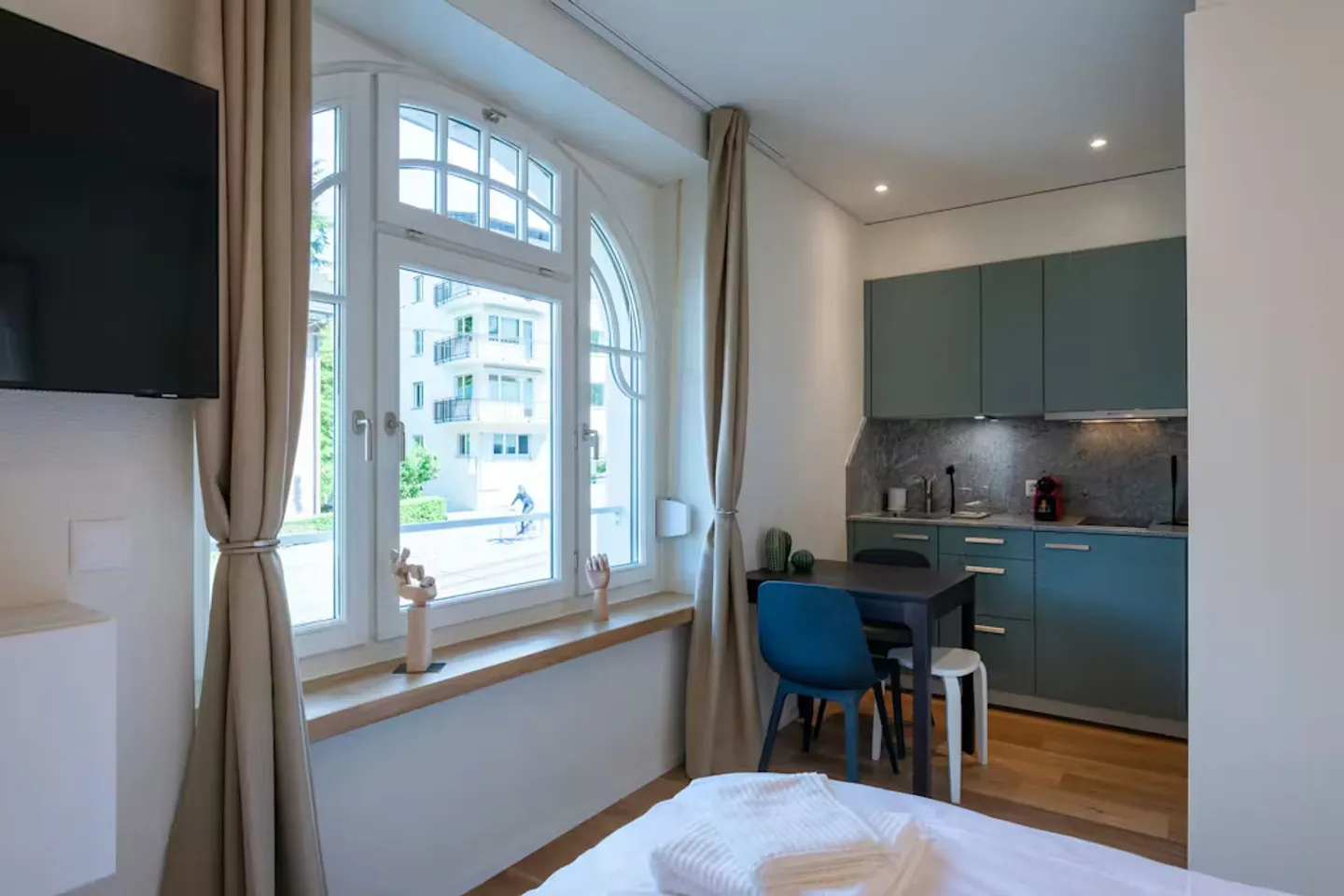 Chic Apartment in Zürich - Photo 2 of 9