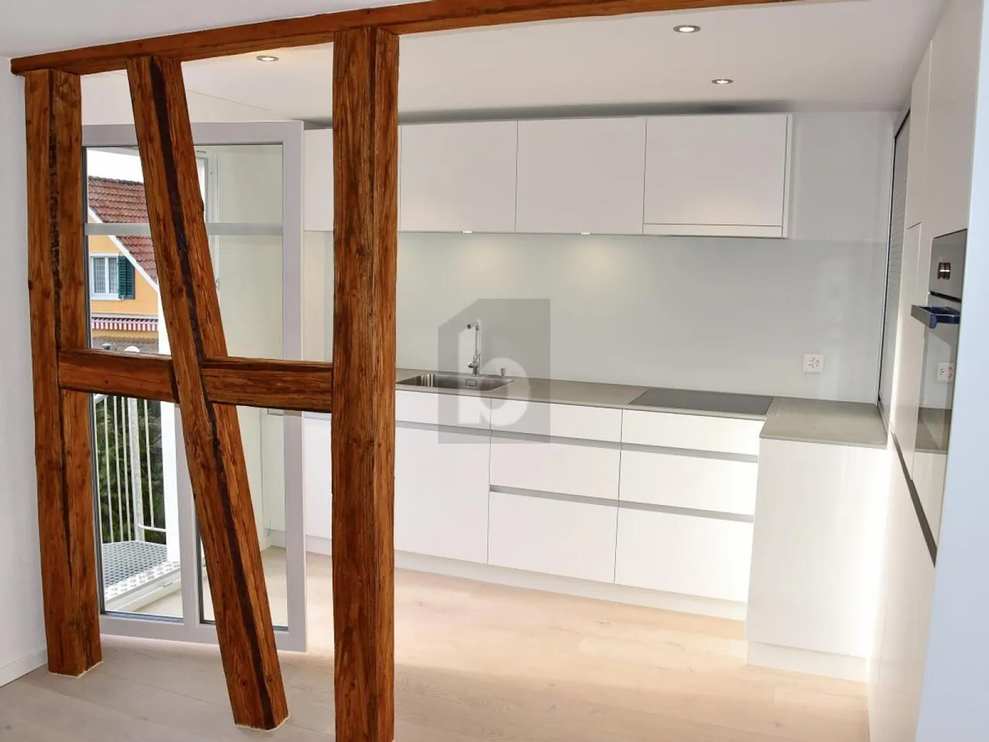 CENTRAL, AVEC ESPACE DE SEJOUR DANS LE JARDIN - Photo 2 sur 6