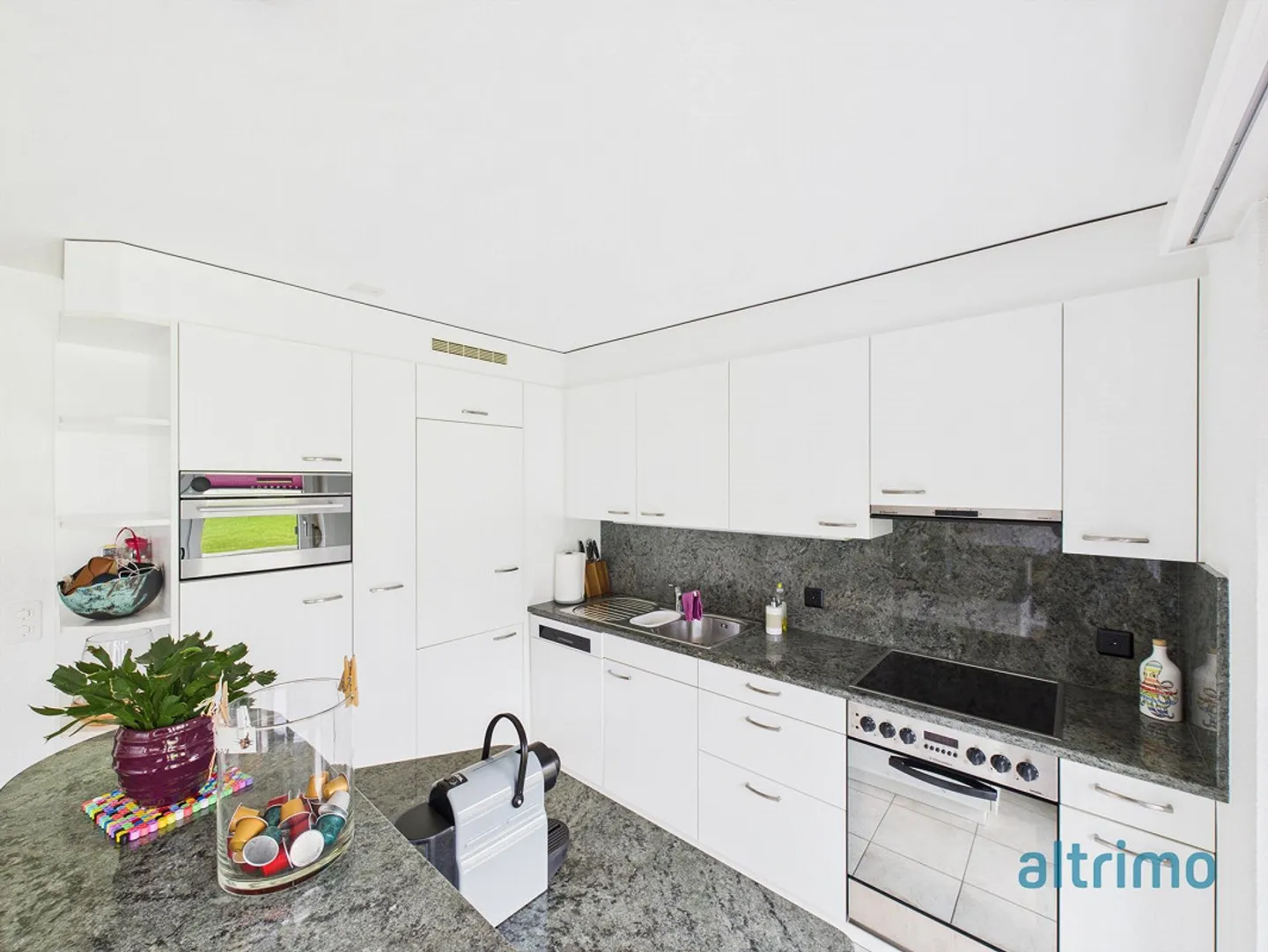 Appartement confortable de 3,5 pièces dans un quartier résidentiel calme - Photo 1 sur 10