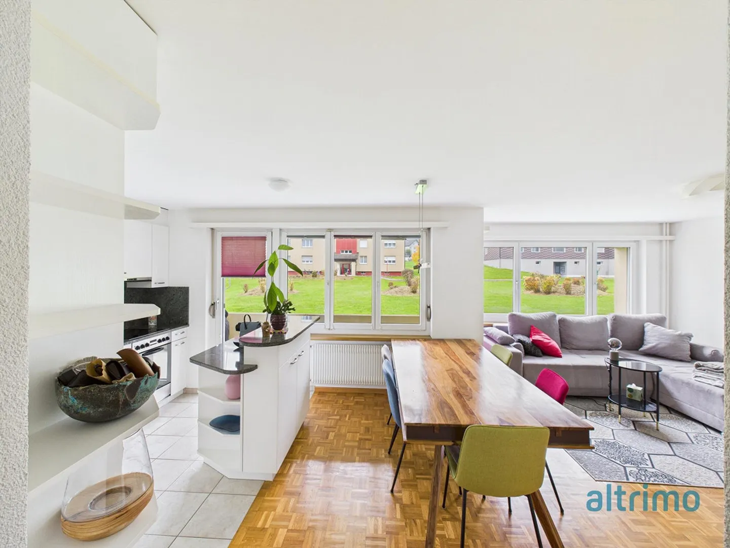 Appartement confortable de 3,5 pièces dans un quartier résidentiel calme - Photo 4 sur 10