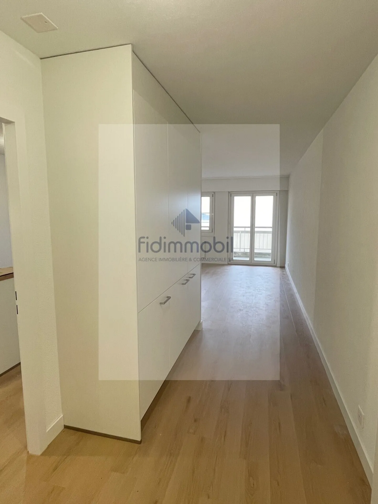 Fully renovated 3.5 room apartment - Photo 4 of 8