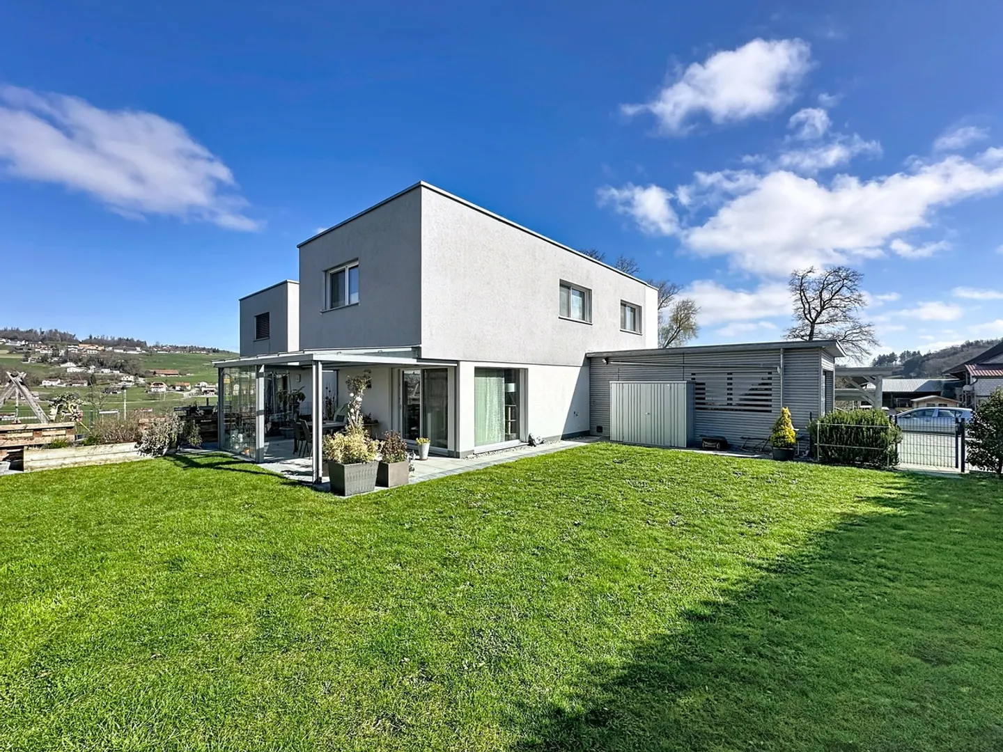 Charming modern family villa - Photo 8 of 8