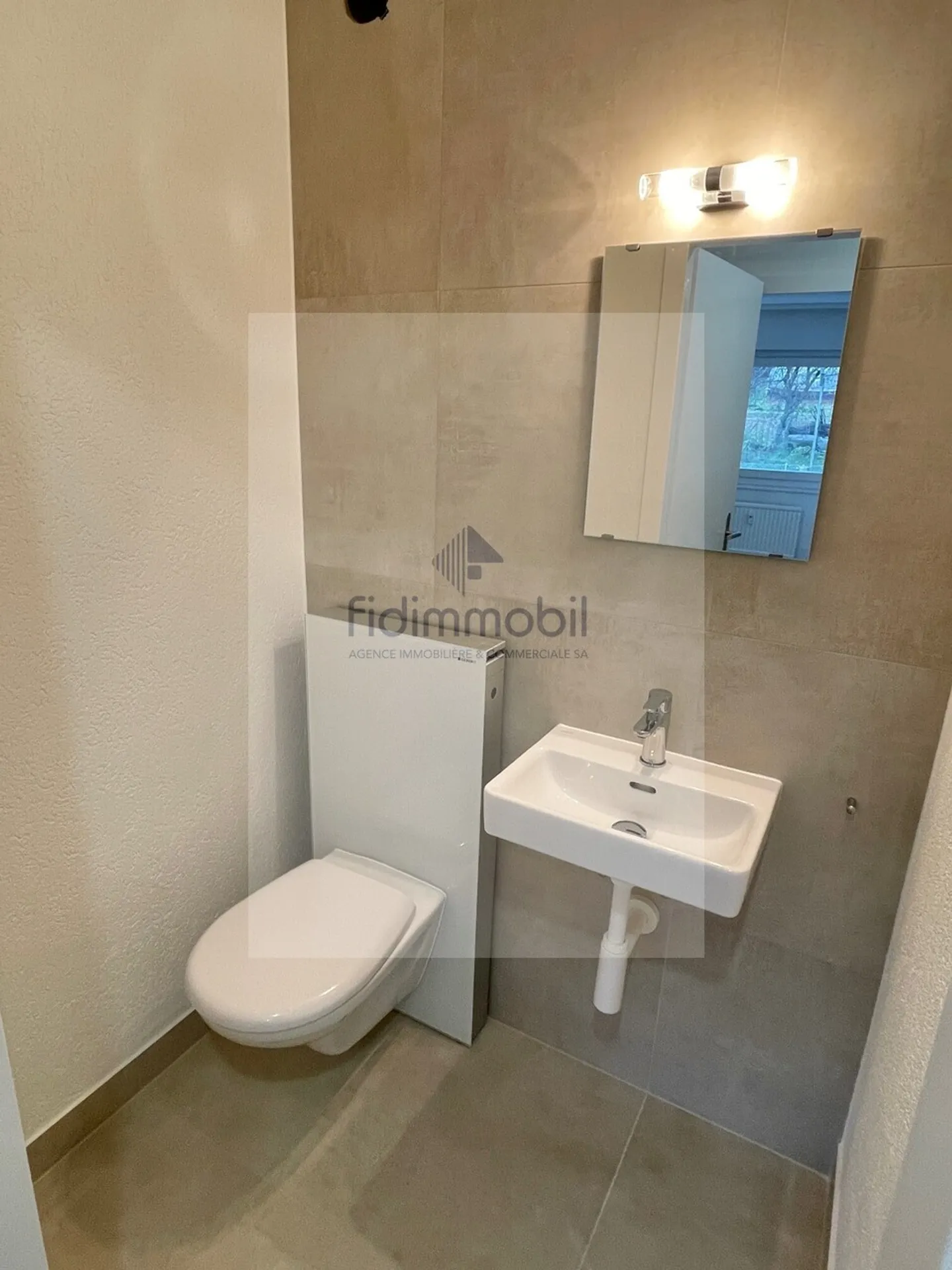 Fully renovated 3.5 room apartment - Photo 8 of 8