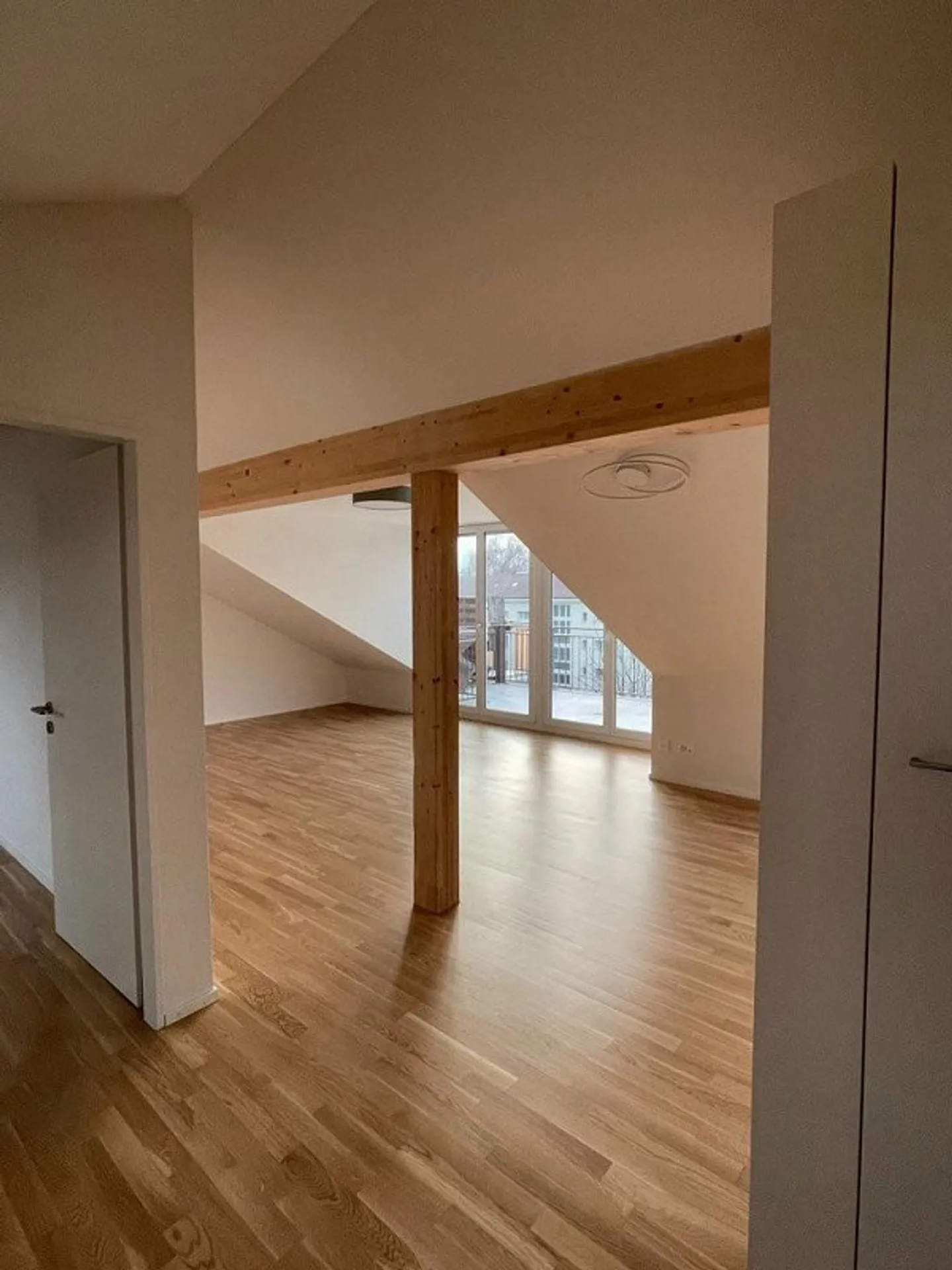 Appartement sous les toits accueillant cherche célibataire ! - Photo 2 sur 6