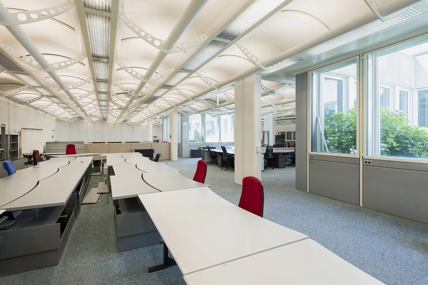 «OH!FFICE» - Votre nouvel espace de travail pour une utilisation temporaire à Aeschenplatz à Bâle - Photo 1 sur 8