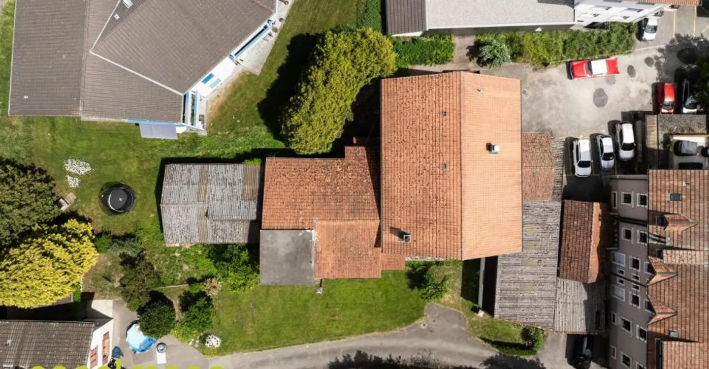 Wohngebäude mit Garagen + Werkstatt - Foto 4 von 13